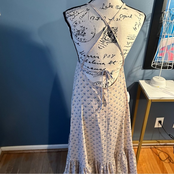 Perrin & co Floral Maxi Dress - Picture 6 of 13